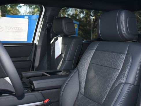 New 2025 Toyota Tundra Limited image 7