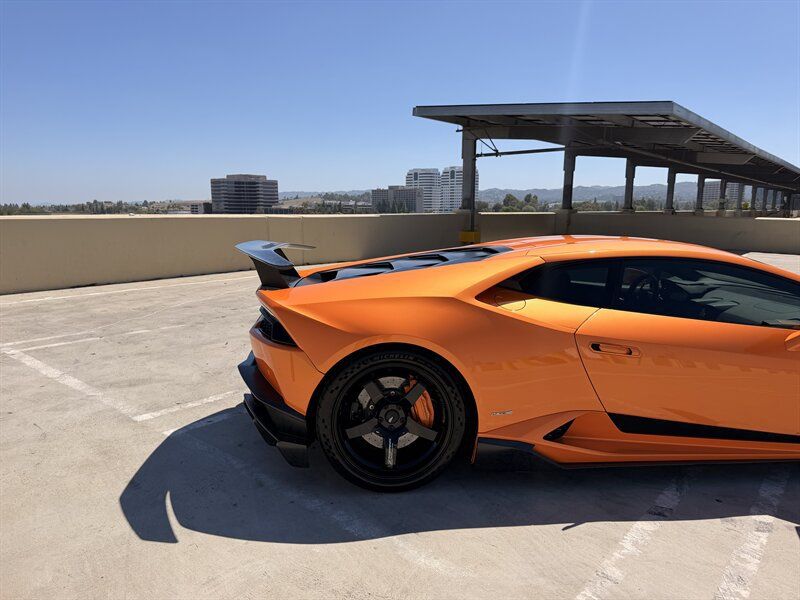 Used 2015 Lamborghini Huracan LP 610-4 AWD/4WD image 8
