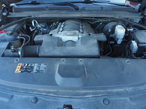 Used 2019 Cadillac Escalade ESV Premium Luxury image 26