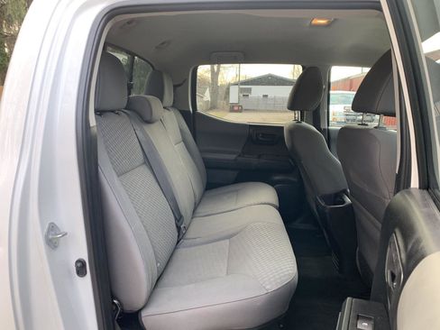 Used 2022 Toyota Tacoma SR image 22