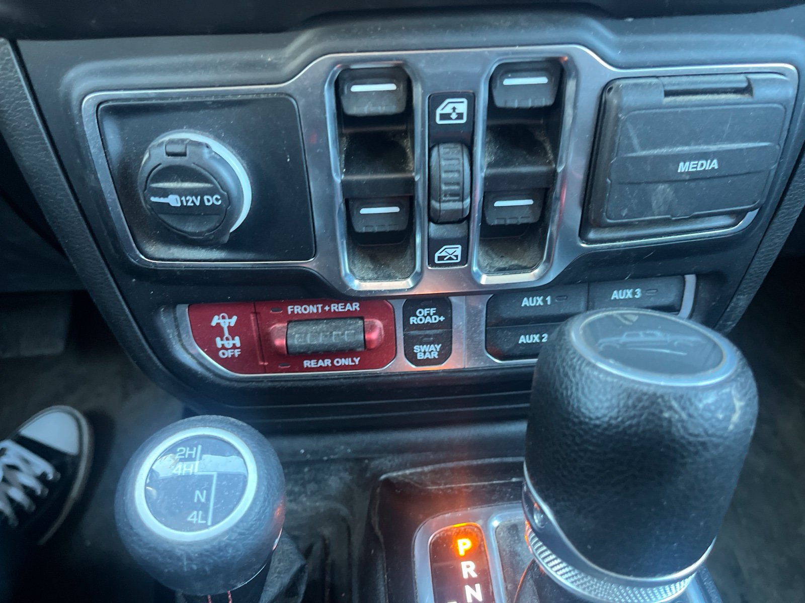 Used 2023 Jeep Gladiator Rubicon w/ Cold Weather Group AWD/4WD image 21