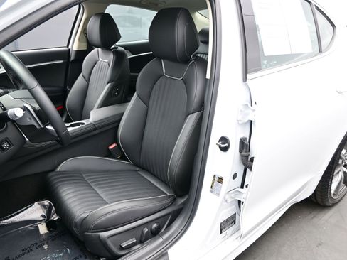 Certified 2026 Genesis G70 2.5T Prestige image 12