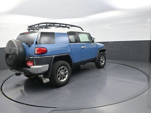 Used 2011 Toyota FJ Cruiser 4WD w/ Convenience Pkg image 4
