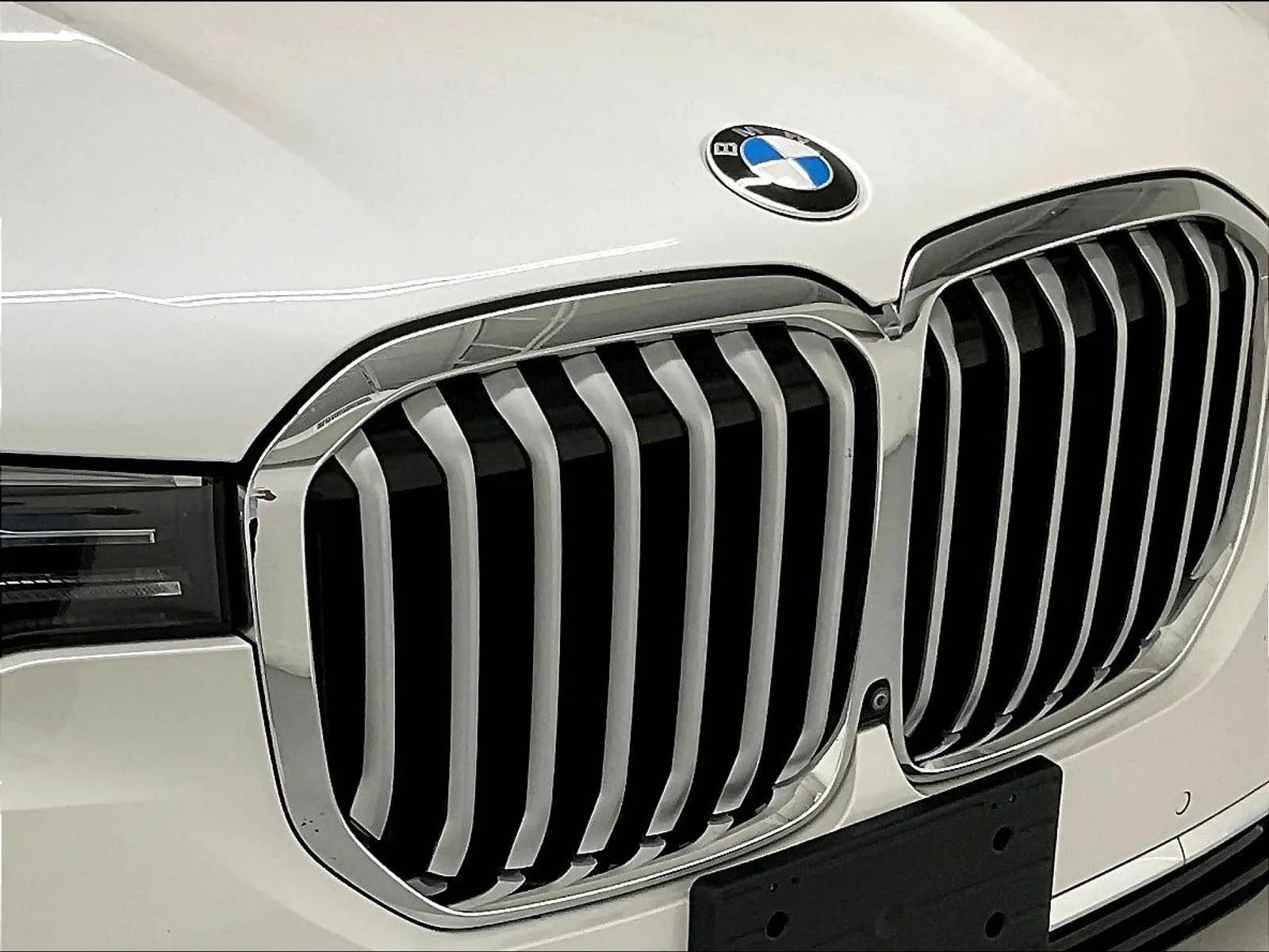 Used 2022 BMW X7 xDrive40i w/ Premium Package AWD/4WD image 39