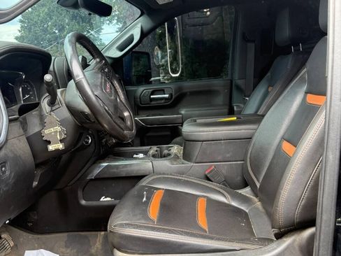 Used 2022 GMC Sierra 2500 AT4 w/ AT4 Premium Plus Package AWD/4WD image 2