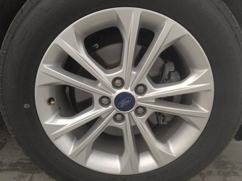 Used 2017 Ford Escape SE w/ Equipment Group 201A FWD image 31