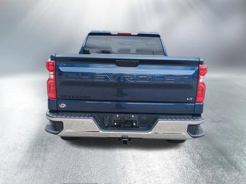 Used 2022 Chevrolet Silverado 1500 LT AWD/4WD image 4