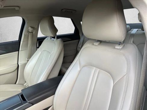 Used 2017 Lincoln MKZ Premiere image 11