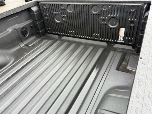 Used 2025 Nissan Frontier S w/ S Utility Package image 32