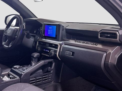 Used 2025 Toyota Tacoma SR5 AWD/4WD image 24