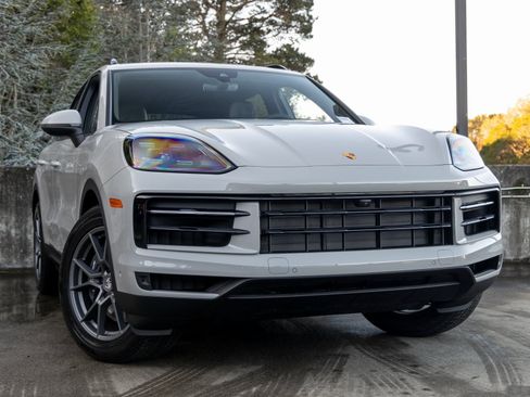 New 2026 Porsche Cayenne image 9