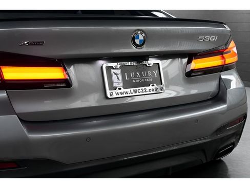 Used 2023 BMW 530i xDrive w/ M Sport Package AWD/4WD image 19