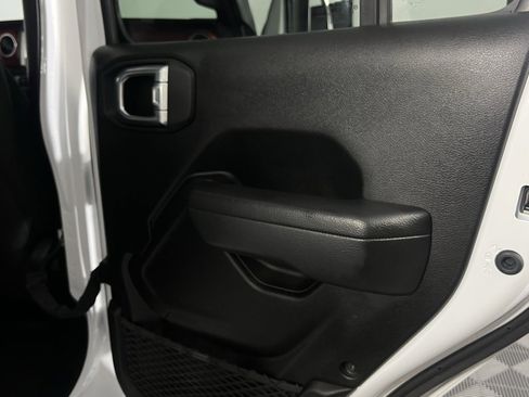 Certified 2023 Jeep Wrangler Unlimited Rubicon image 31