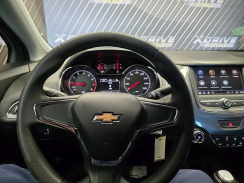 Used 2019 Chevrolet Cruze LS FWD image 18