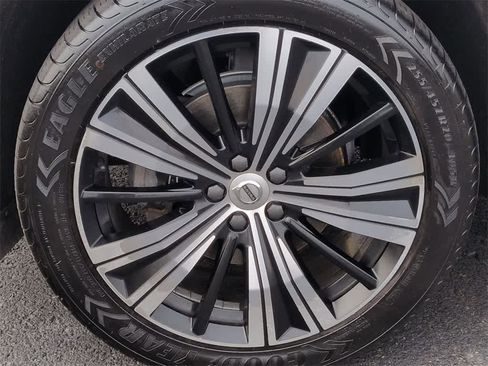 Used 2023 Volvo XC60 B5 Ultimate image 14