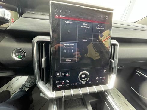 Used 2025 GMC Acadia Elevation image 20