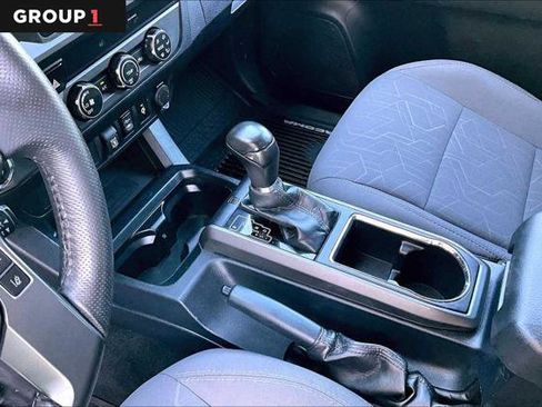 Certified 2019 Toyota Tacoma TRD Off-Road AWD/4WD image 17