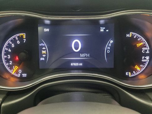 Used 2018 Jeep Grand Cherokee Laredo AWD/4WD image 23
