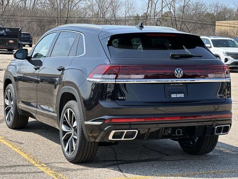 New 2026 Volkswagen Atlas Cross Sport SEL Premium R-Line image 4