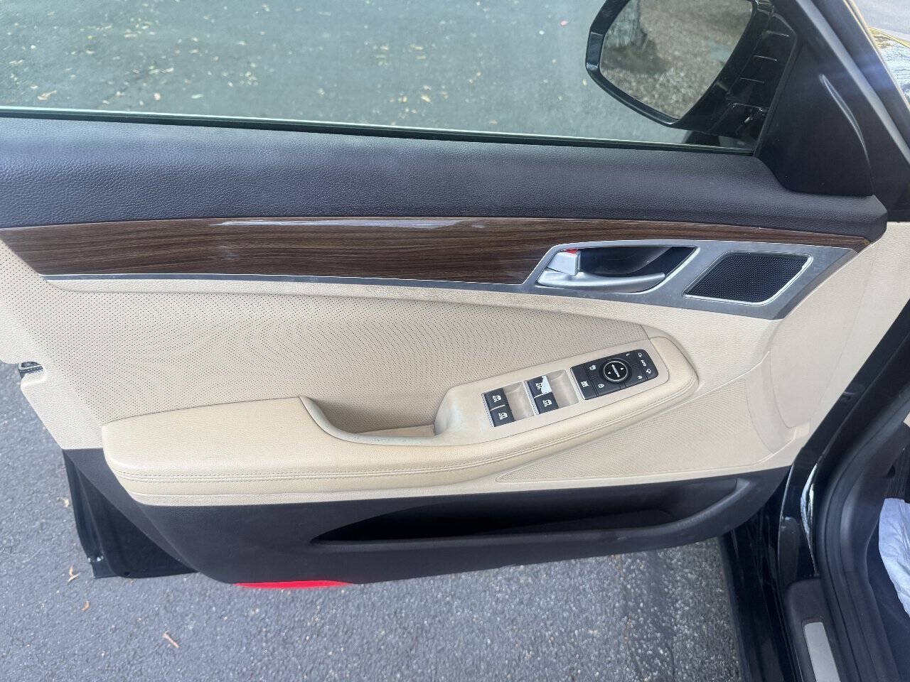 Used 2015 Hyundai Genesis 3.8 RWD image 15