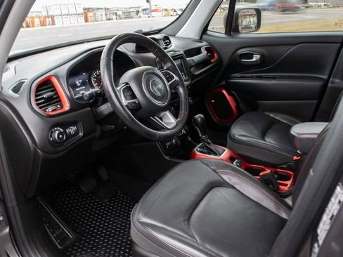 Used 2019 Jeep Renegade Trailhawk image 14