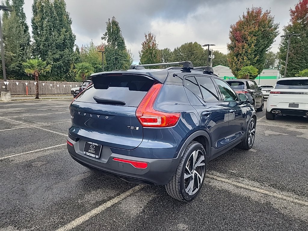 Used 2022 Volvo XC40 T5 R-Design w/ Advanced Package AWD/4WD image 5