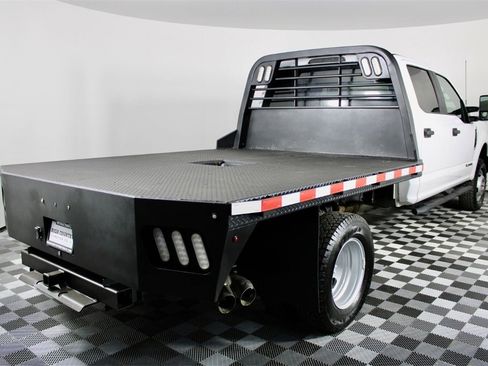 Used 2022 Ford F350 XL w/ Power Equipment Group image 8