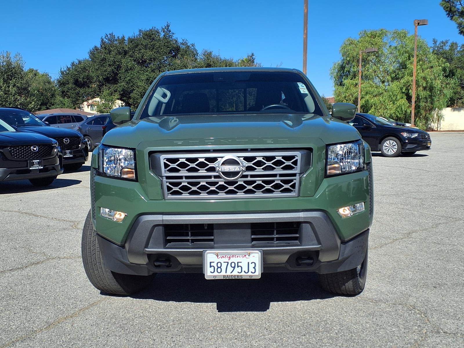 Used 2022 Nissan Frontier SV AWD/4WD image 2
