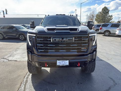 Used 2024 GMC Sierra 2500 AT4 w/ AT4 Premium Plus Package image 3