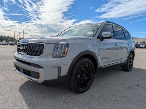 Used 2023 Kia Telluride EX X-Line image 9