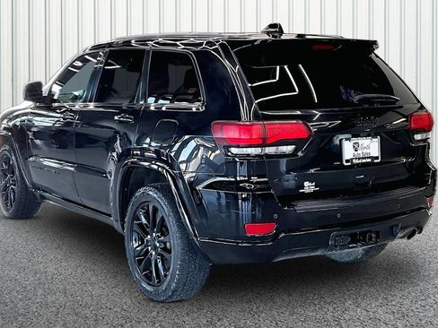 Used 2022 Jeep Grand Cherokee Altitude AWD/4WD image 4