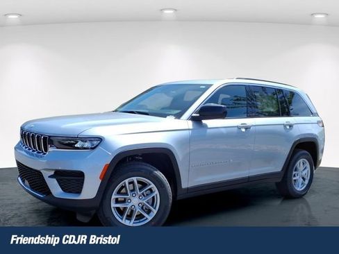 New 2026 Jeep Grand Cherokee Laredo AWD/4WD image 1
