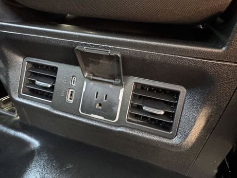 Used 2024 Chevrolet Silverado 2500 LT w/ Convenience Package image 10