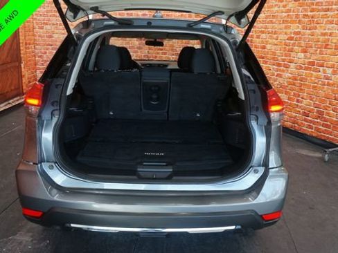 Used 2017 Nissan Rogue SV w/ SV Premium Package image 44