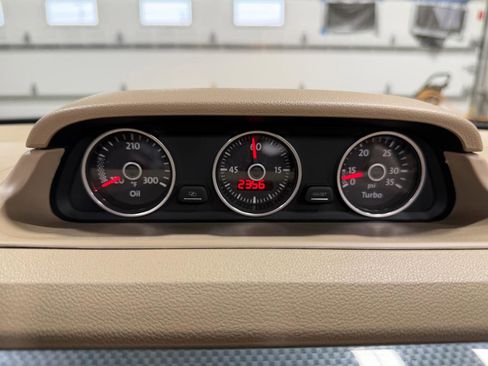 Used 2014 Volkswagen Beetle R-Line image 15