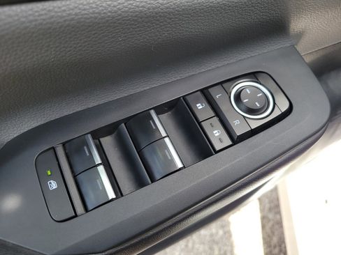 Used 2024 Toyota Prius Limited image 18