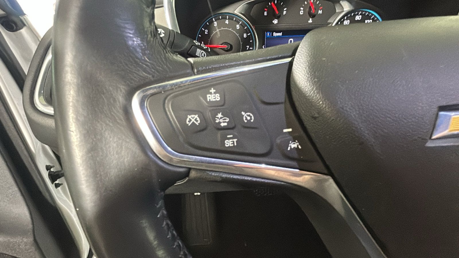 Used 2019 Chevrolet Equinox LT w/ Driver Convenience Package FWD image 20