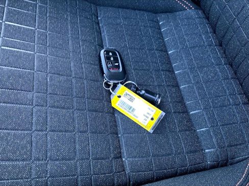 Used 2024 Honda HR-V Sport image 14