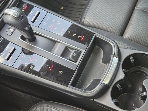 Used 2023 Porsche Macan S image 20