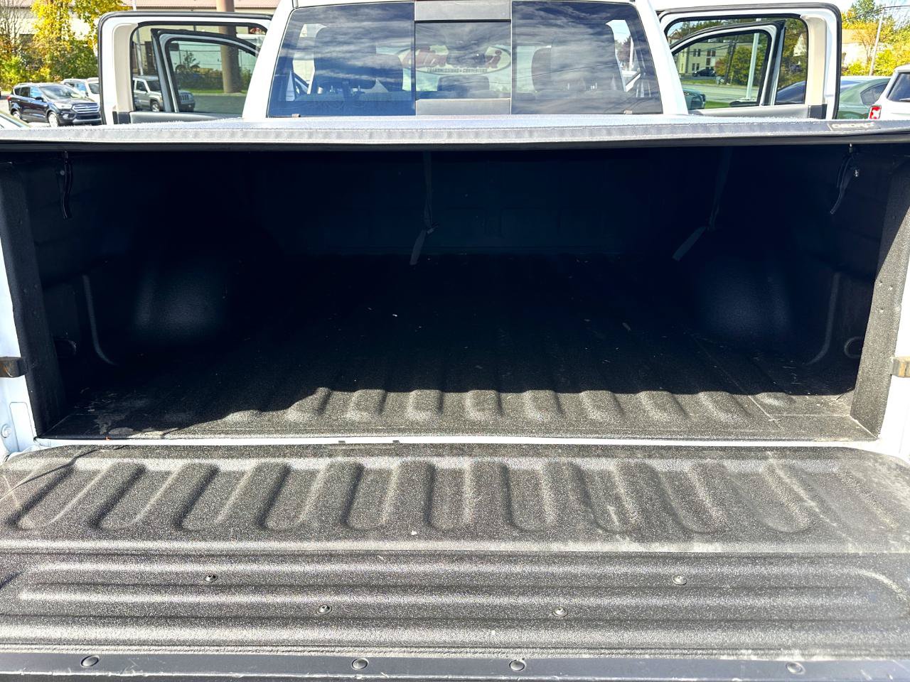Used 2018 RAM 1500 SLT AWD/4WD image 35