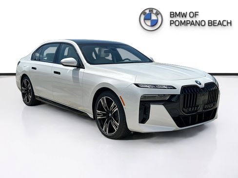 New 2026 BMW 760i xDrive w/ Executive Package AWD/4WD image 1