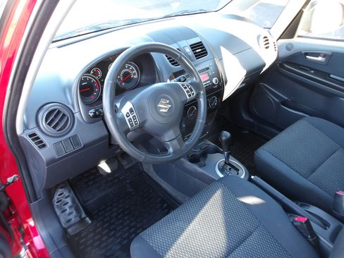 Used 2013 Suzuki SX4 AWD Hatchback image 9