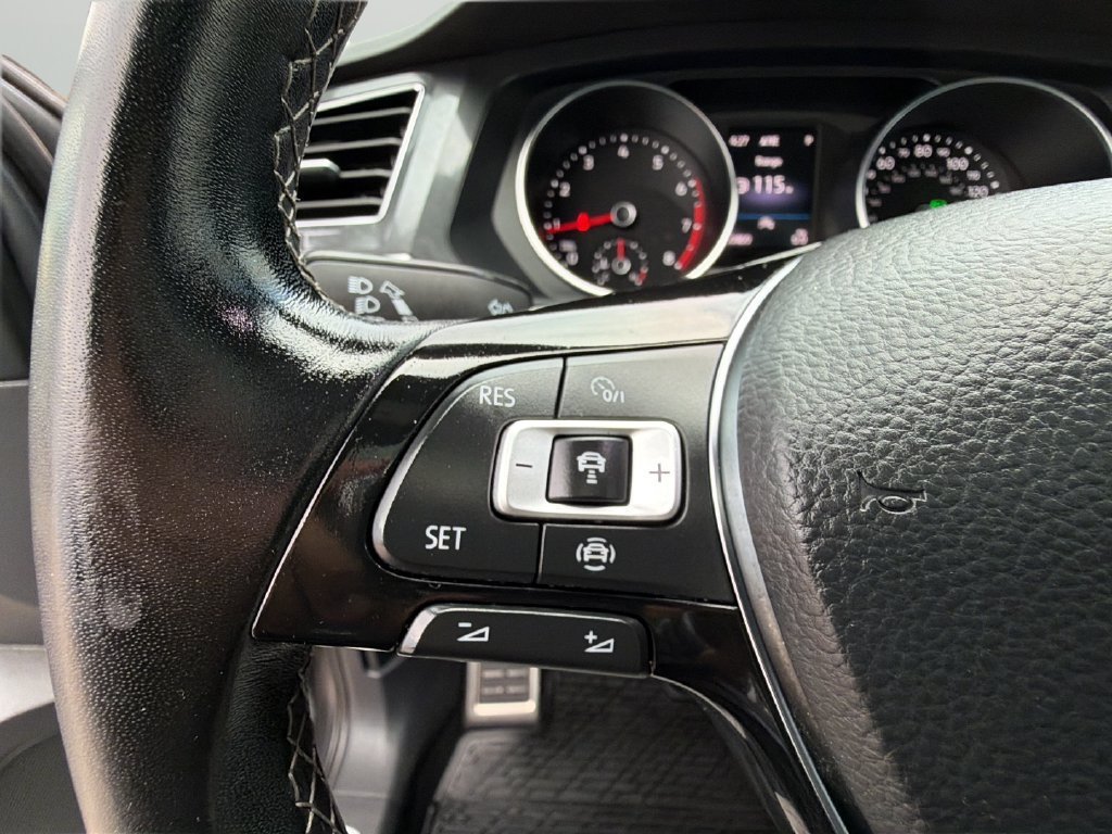 Used 2021 Volkswagen Tiguan SE R-Line AWD/4WD image 19