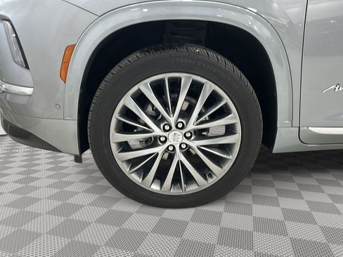 Used 2025 Buick Enclave Avenir w/ Super Cruise Package AWD/4WD image 28