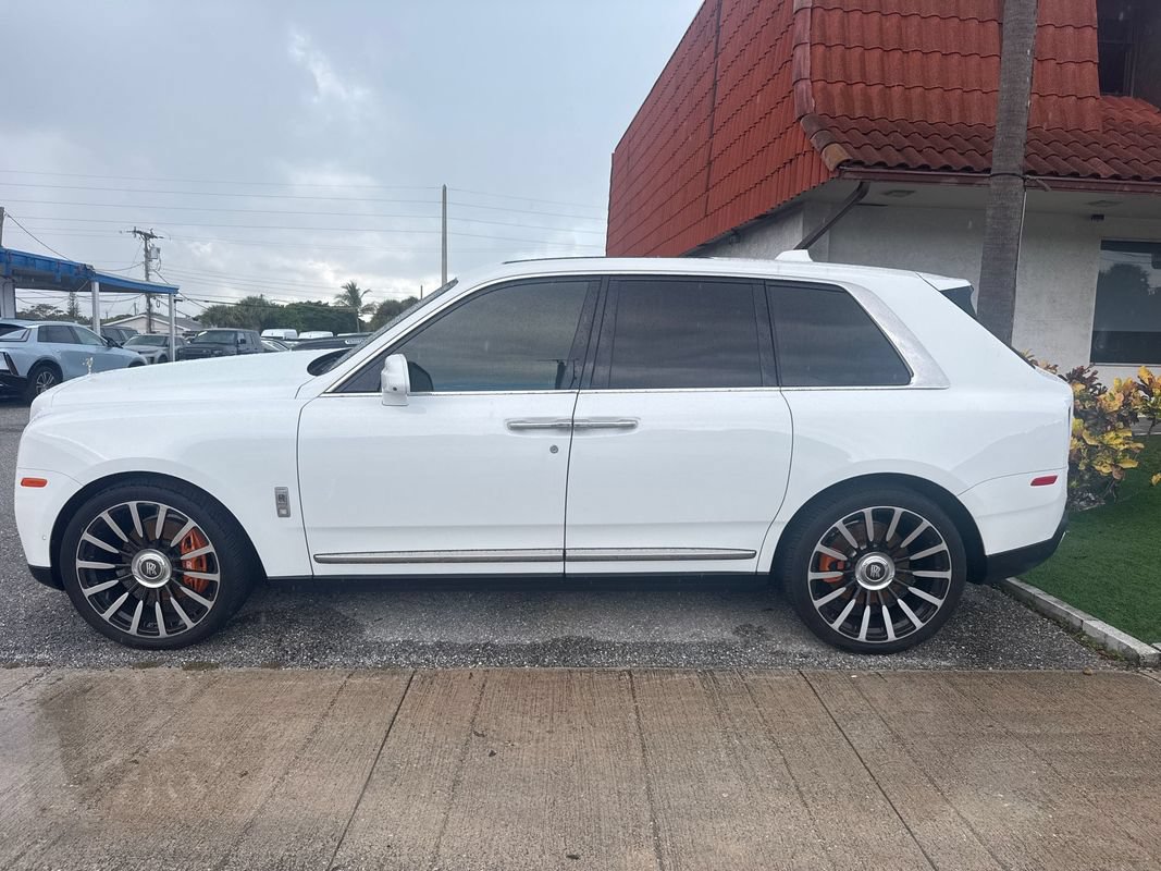 Used 2020 Rolls-Royce Cullinan AWD/4WD image 2