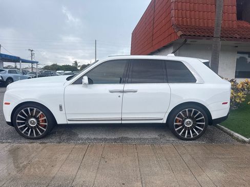 Used 2020 Rolls-Royce Cullinan AWD/4WD image 2