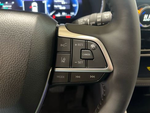 New 2026 Toyota Highlander Platinum image 21