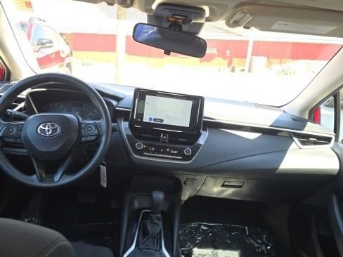 Used 2025 Toyota Corolla LE FWD image 20