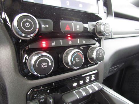 New 2026 RAM 3500 Big Horn AWD/4WD image 11