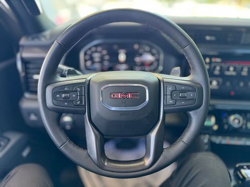 Used 2025 GMC Sierra 1500 AT4 image 6